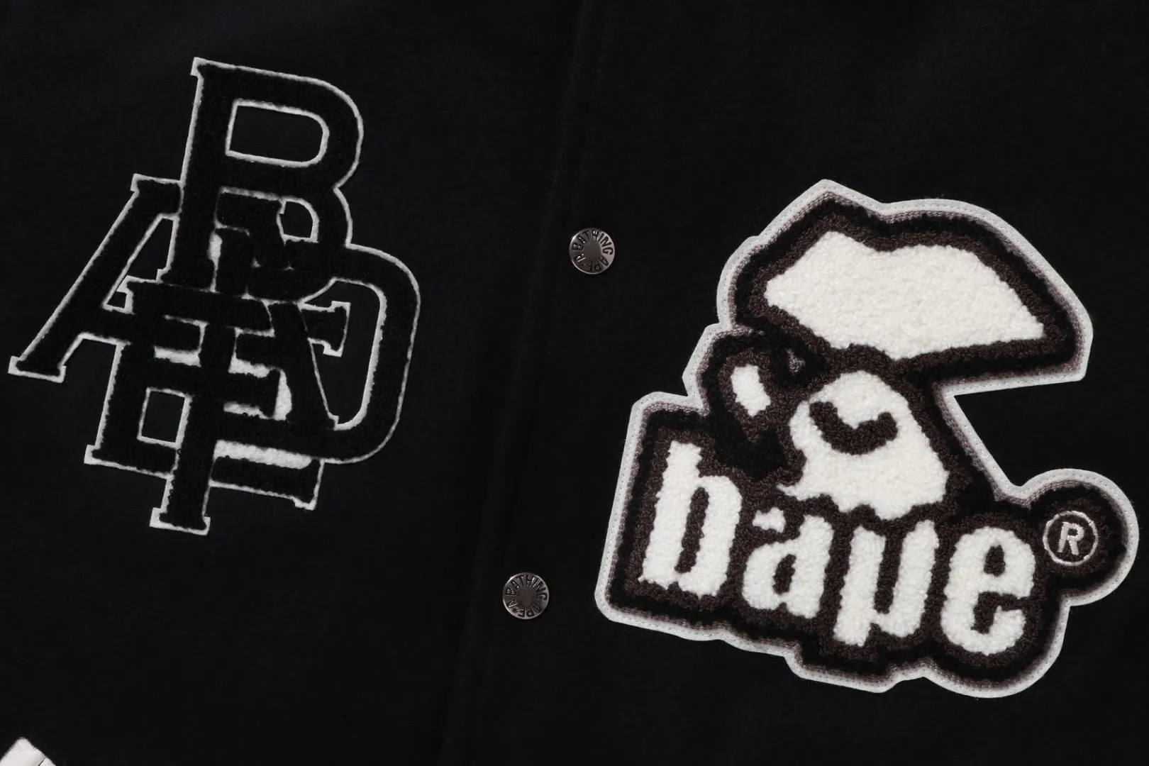 collegejacke_mit_schalter_an_den_schultern_3.webp 0ZX College-Jacke mit Schalter an den Schultern Flash Sale