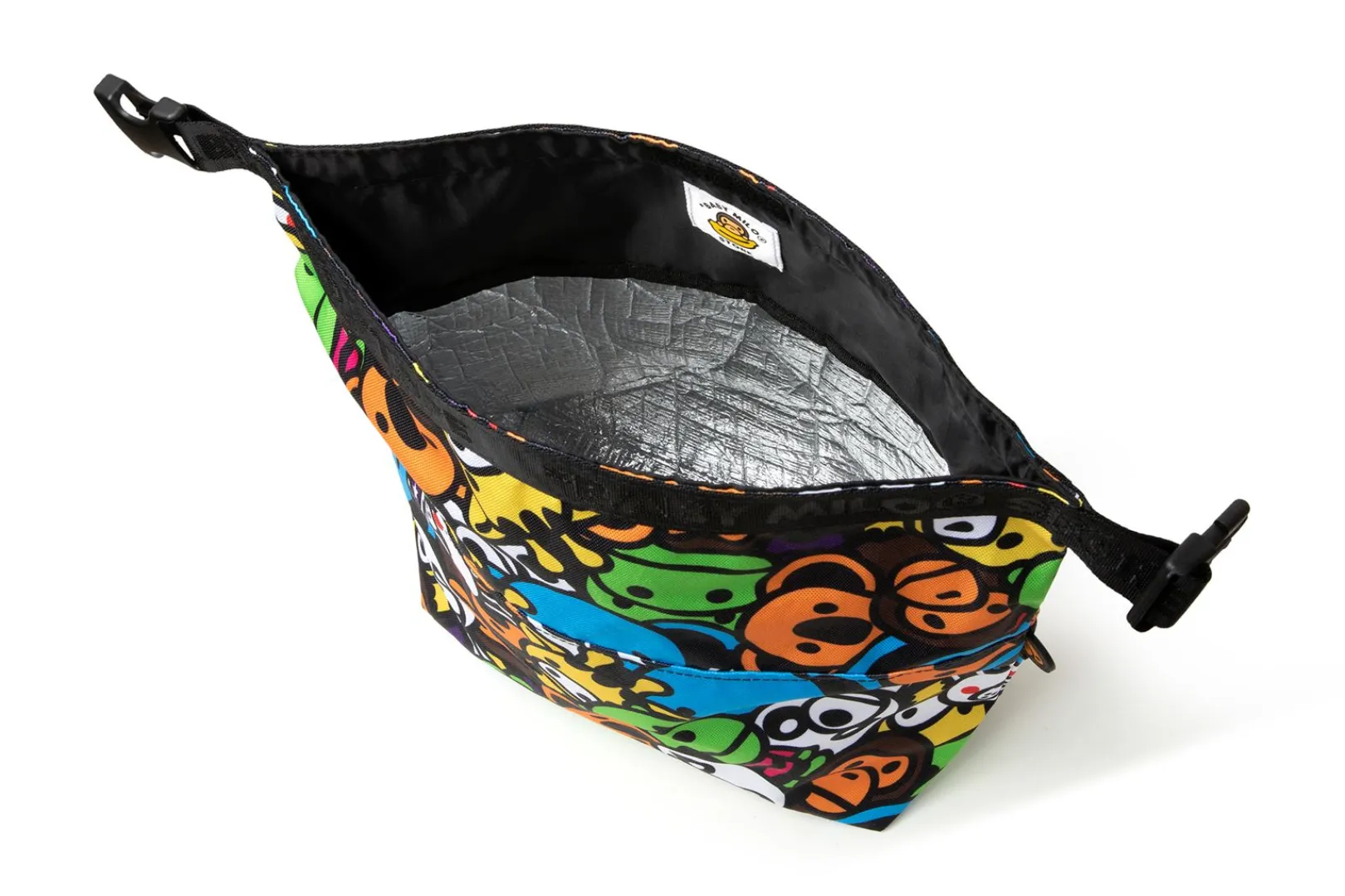 mxacwxxjbaby_milo_lunchboxtasche_3.webp 0MX ACW4189XXJ/BABY MILO LUNCHBOXTASCHE MULTI Store